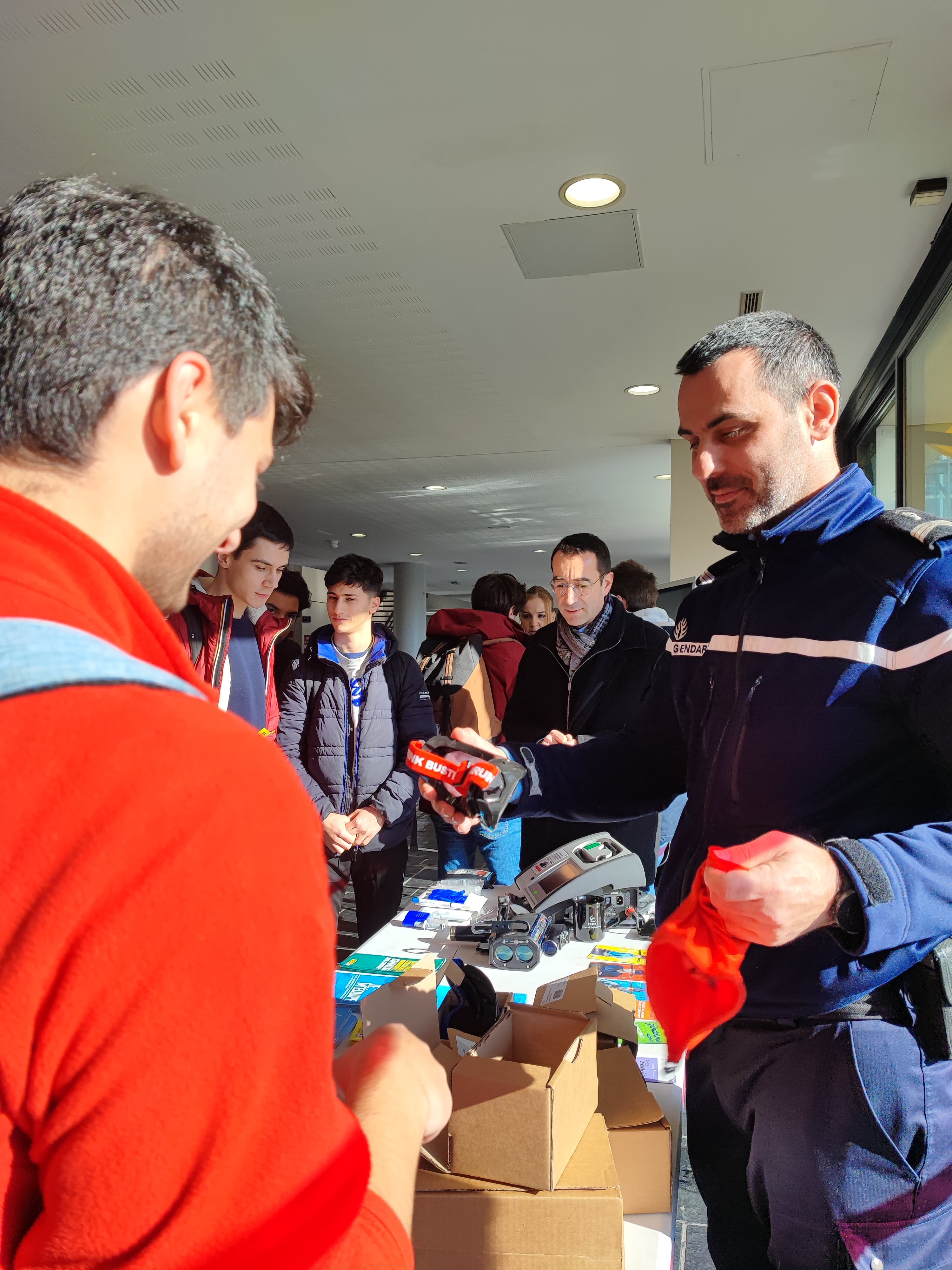 La Gendarmerie Nationale sur le campus de l'ENSEA